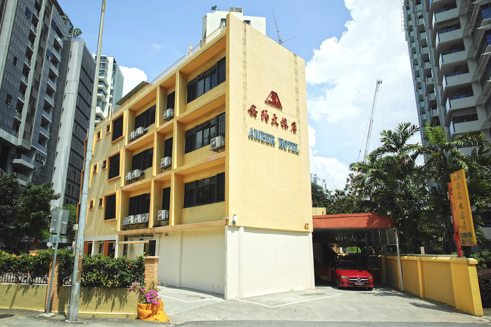 Amber Hotel is a suburban hotel that residents of Katong would be familiar with. However, not many know that the hotel’s buildings used to be private residences in the 1930s.